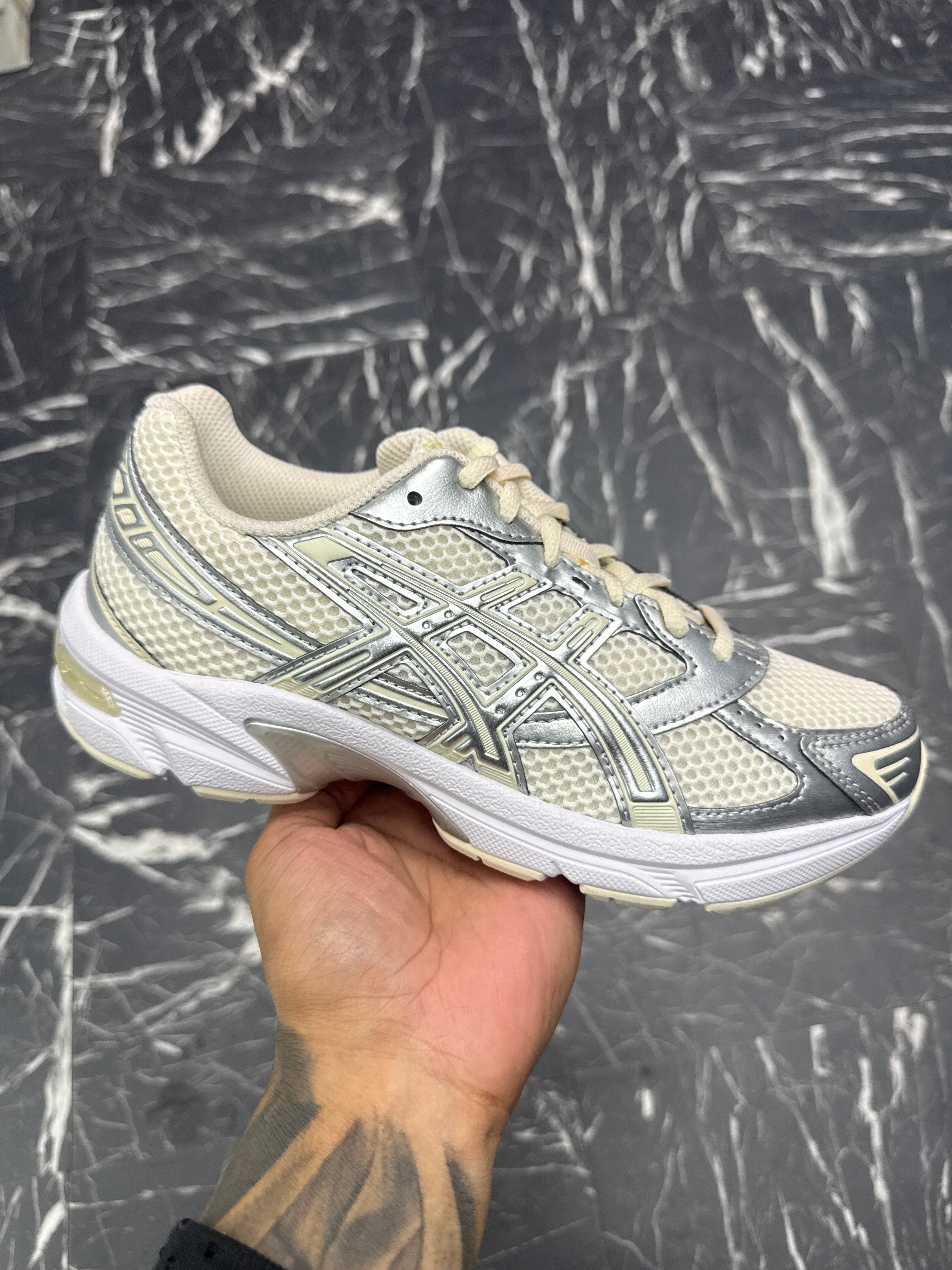 ASICS 1130 silver pack sz 7.5w/6men