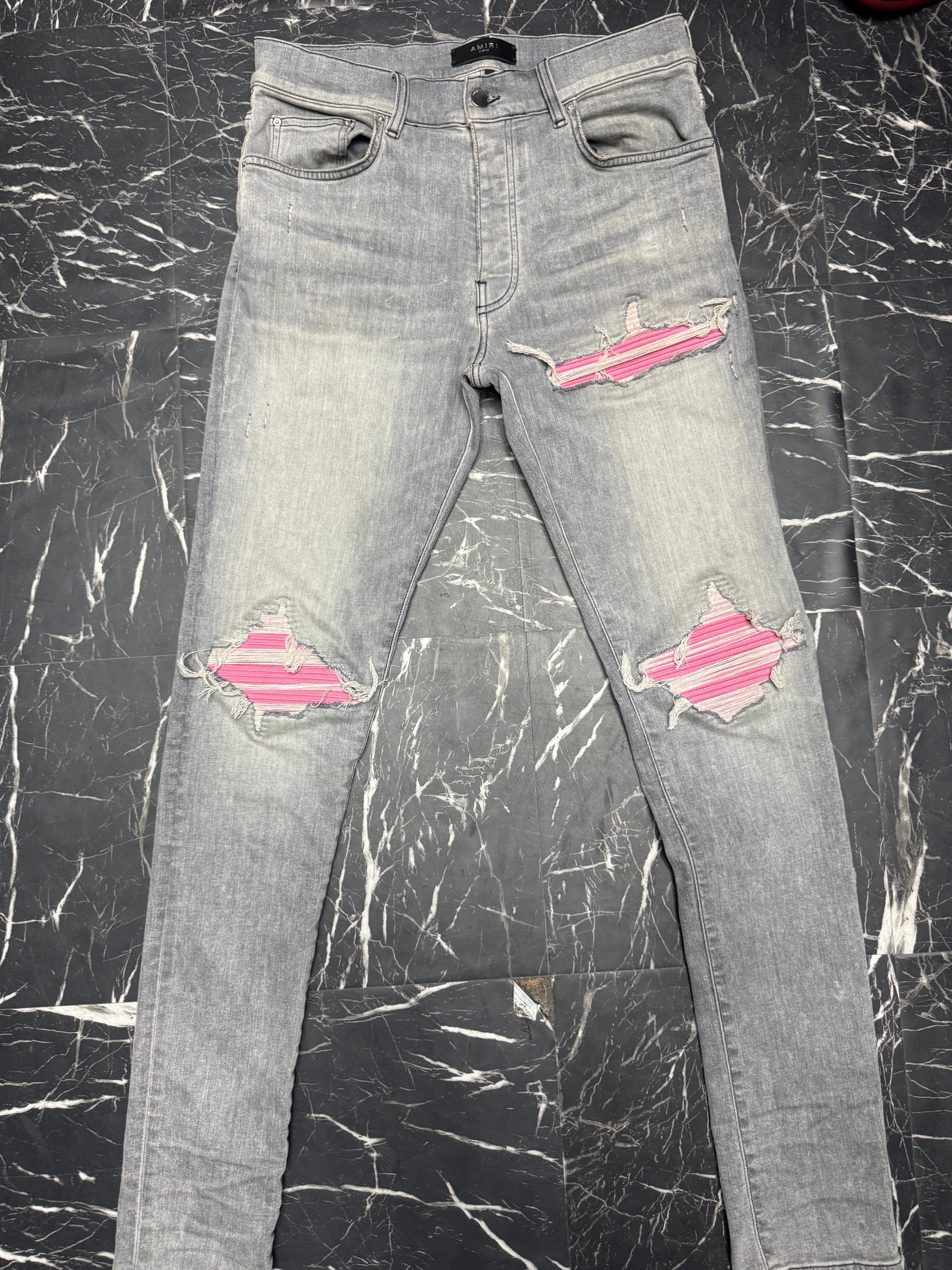 Amiri mx1 grey wash pink patches sz 33 U