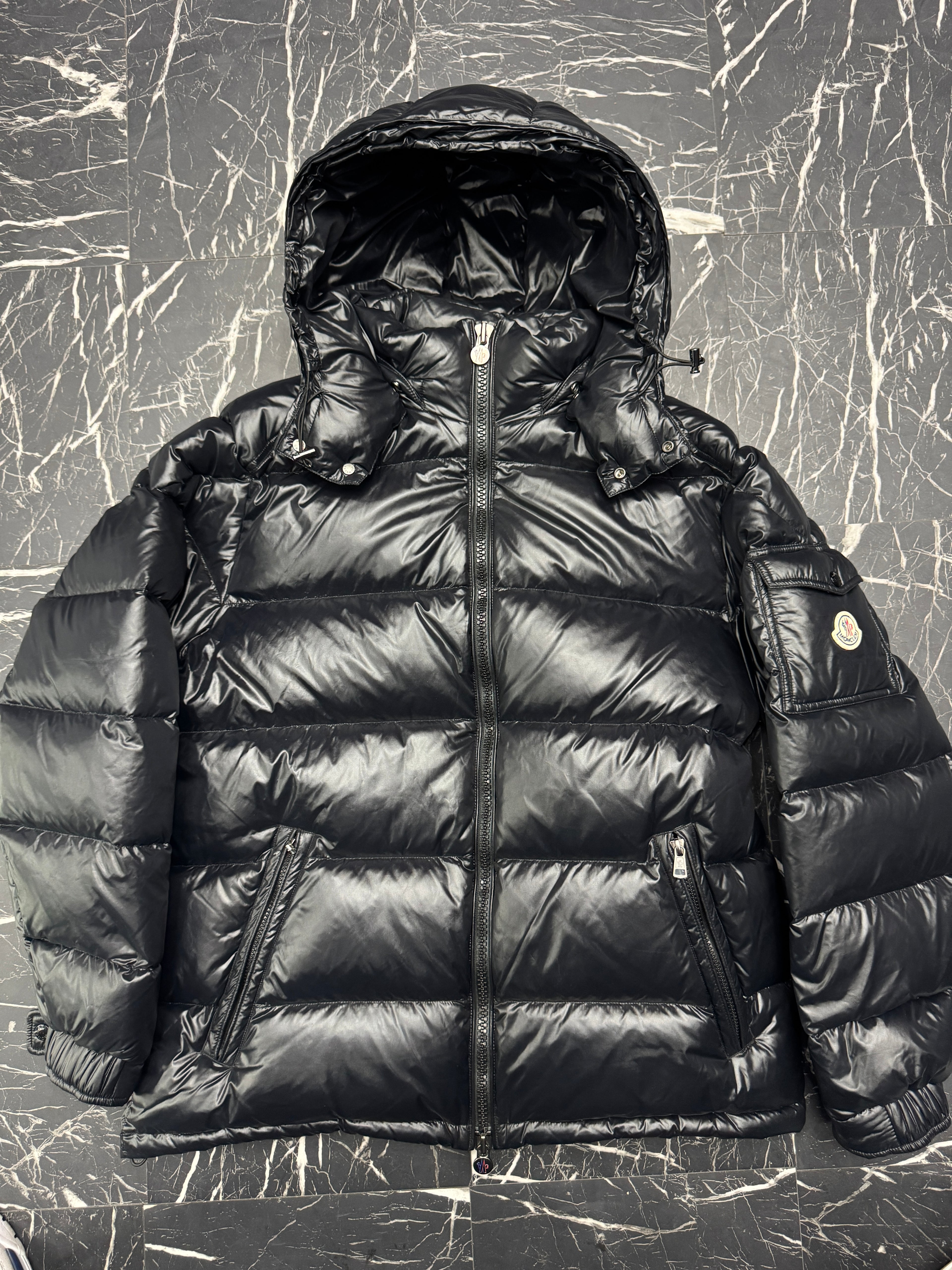 Moncler jacket sz 6 Large U